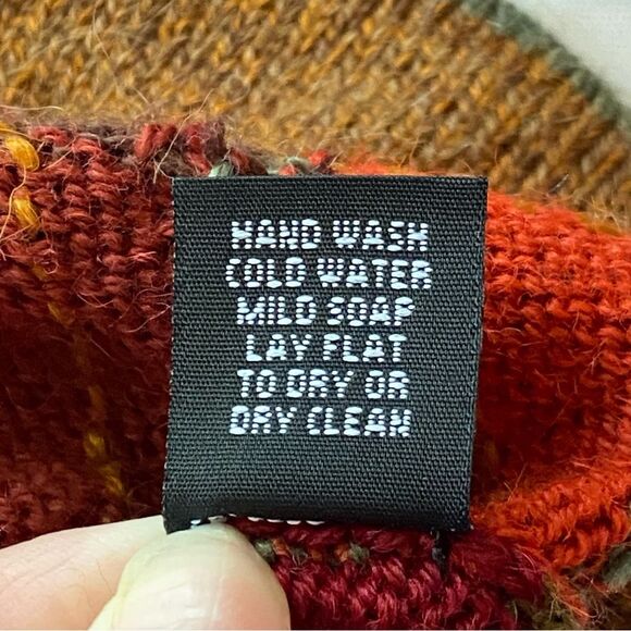 NWOT Tabask Maroon/ Multicolored Floral Alpaca Sweater Size Small - Picture 13 of 16